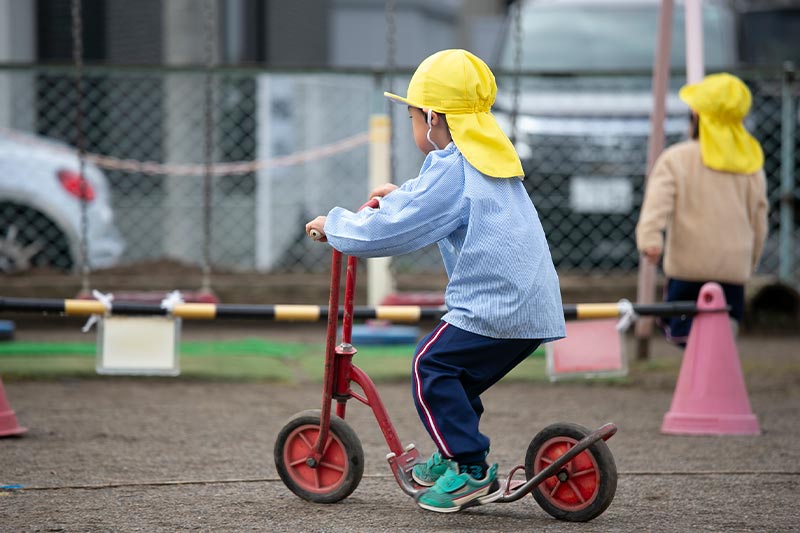 登園した子どもから自由あそび