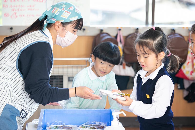 お昼の準備