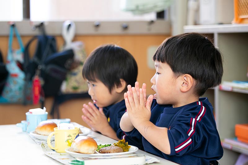 みんなで楽しくお昼の時間です。
